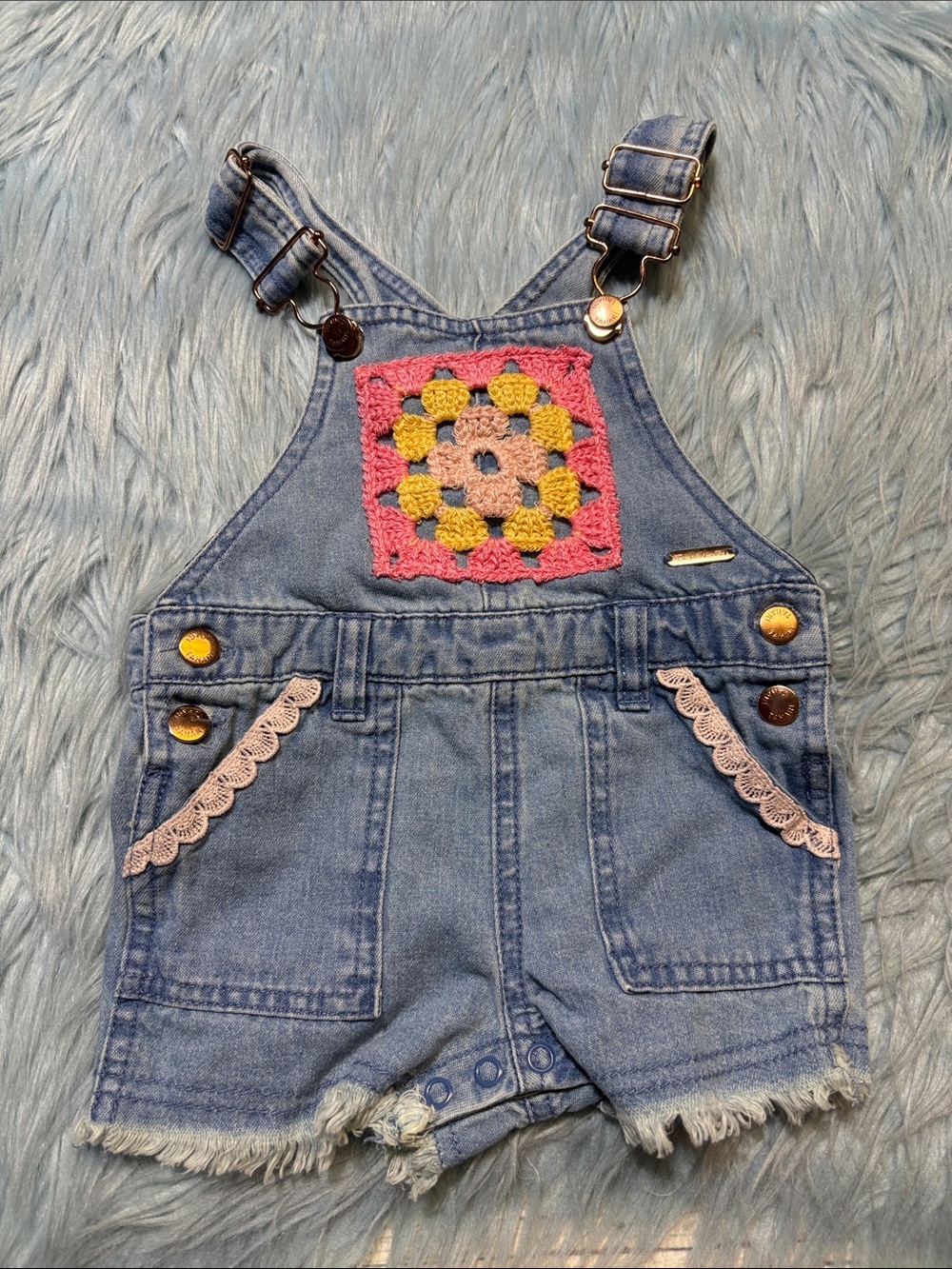 Tahari Denim Girls' Shortalls with Pink Crochet Patch Sz 12M